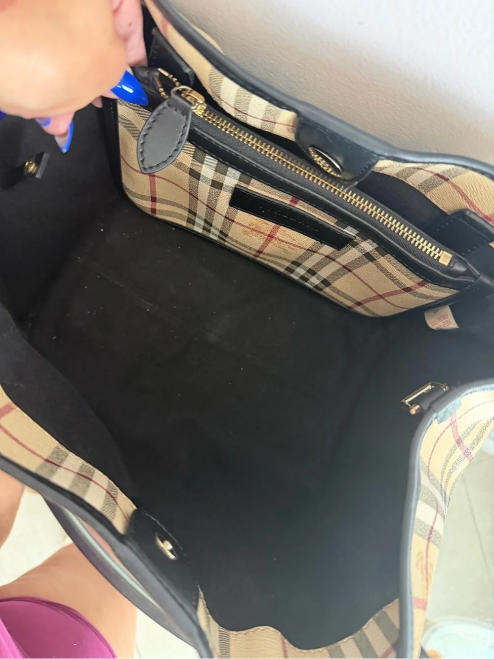 Classic Plaid Bucket Shoulder Bag in Beige and Black